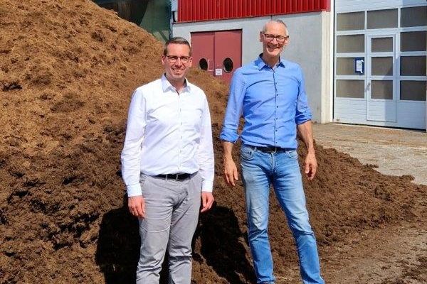 Bürgermeister Thomas Lachnicht auf Besuch beim Biomassekraftwerk am Baden Airpark